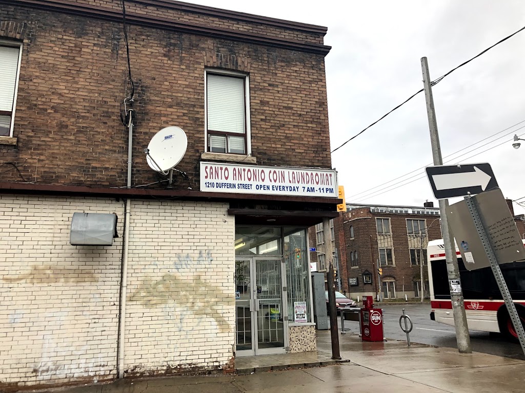 Santo Antonio Coin Laundromat | 1210 Dufferin St, Toronto, ON M6H 4C1, Canada | Phone: (416) 538-2340