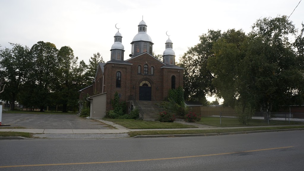 Jami Masjid Chatham | 416 Lacroix St, Chatham, ON N7M 2W3, Canada | Phone: (519) 350-3133