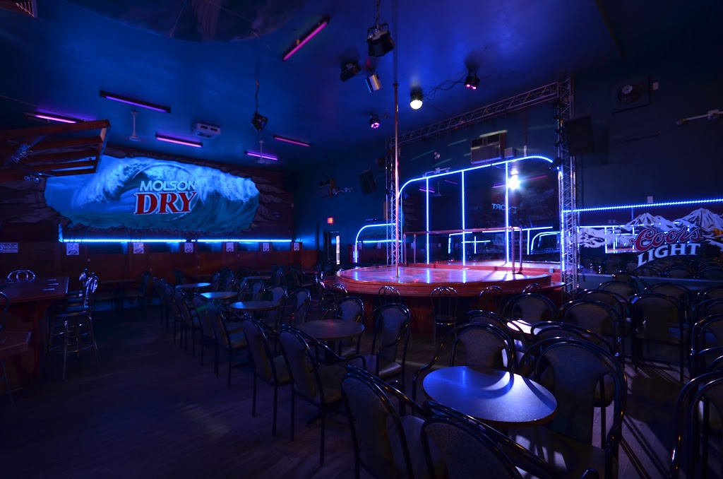 Cabaret La Boom | 100 Chem. Napoléon, Mont-Tremblant, QC J8E 2G5, Canada | Phone: (819) 717-4091