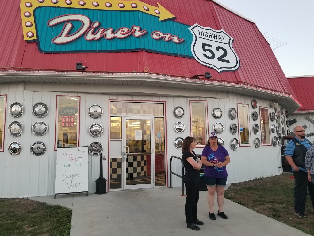 Diner On 52 | 375 A N Front Dr, Steinbach, MB R5G 0X7, Canada | Phone: (204) 326-5252