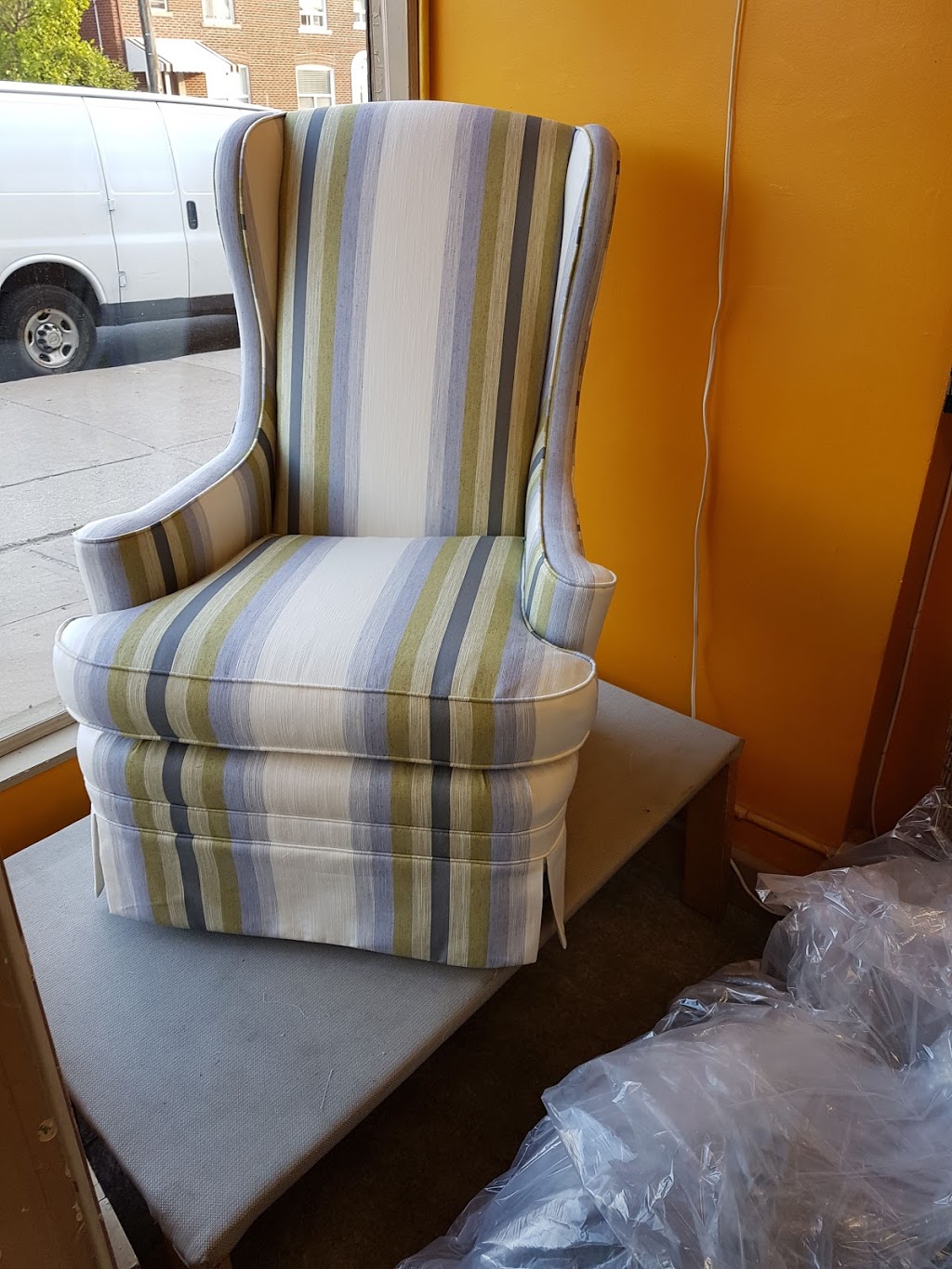 Eric Upholstering | 2036 Eglinton Ave W, York, ON M6E 2K5, Canada | Phone: (416) 781-1163