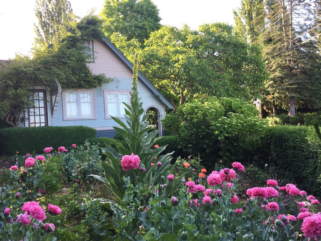 Boxwood Cottages and Gardens | 4310 and, 4316 Westview Ave, Powell River, BC V8A 3J6, Canada | Phone: (604) 485-2860