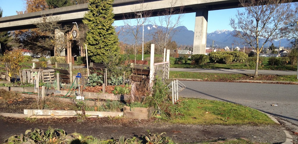 Crows Point Community Garden | 2299 E 24th Ave, Vancouver, BC V5N 2V3, Canada