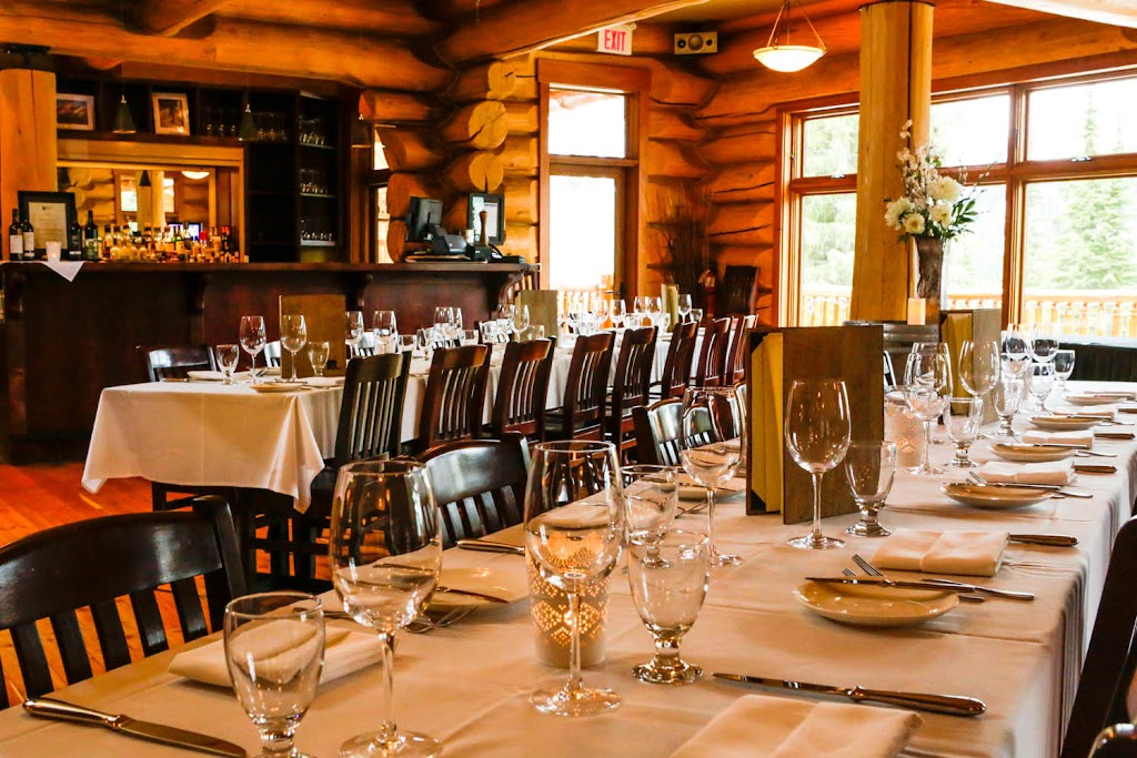 Tamarack Dining Room at Island Lake Lodge | Cedar Ave, Fernie, BC V0B 1M0, Canada | Phone: (250) 423-3700