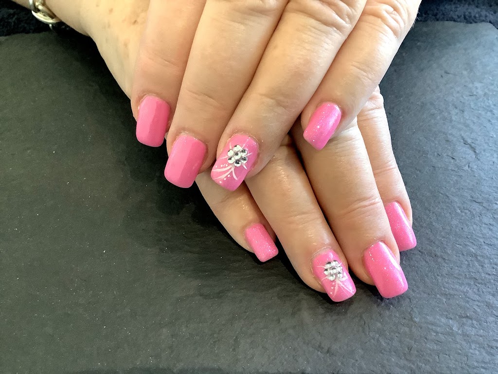 ONGLES - NAILS / PEDICURE SPA / Manon Landry | 123 Rue de la Salamandre, Très-Saint-Rédempteur, QC J0P 1P1, Canada | Phone: (514) 816-3460