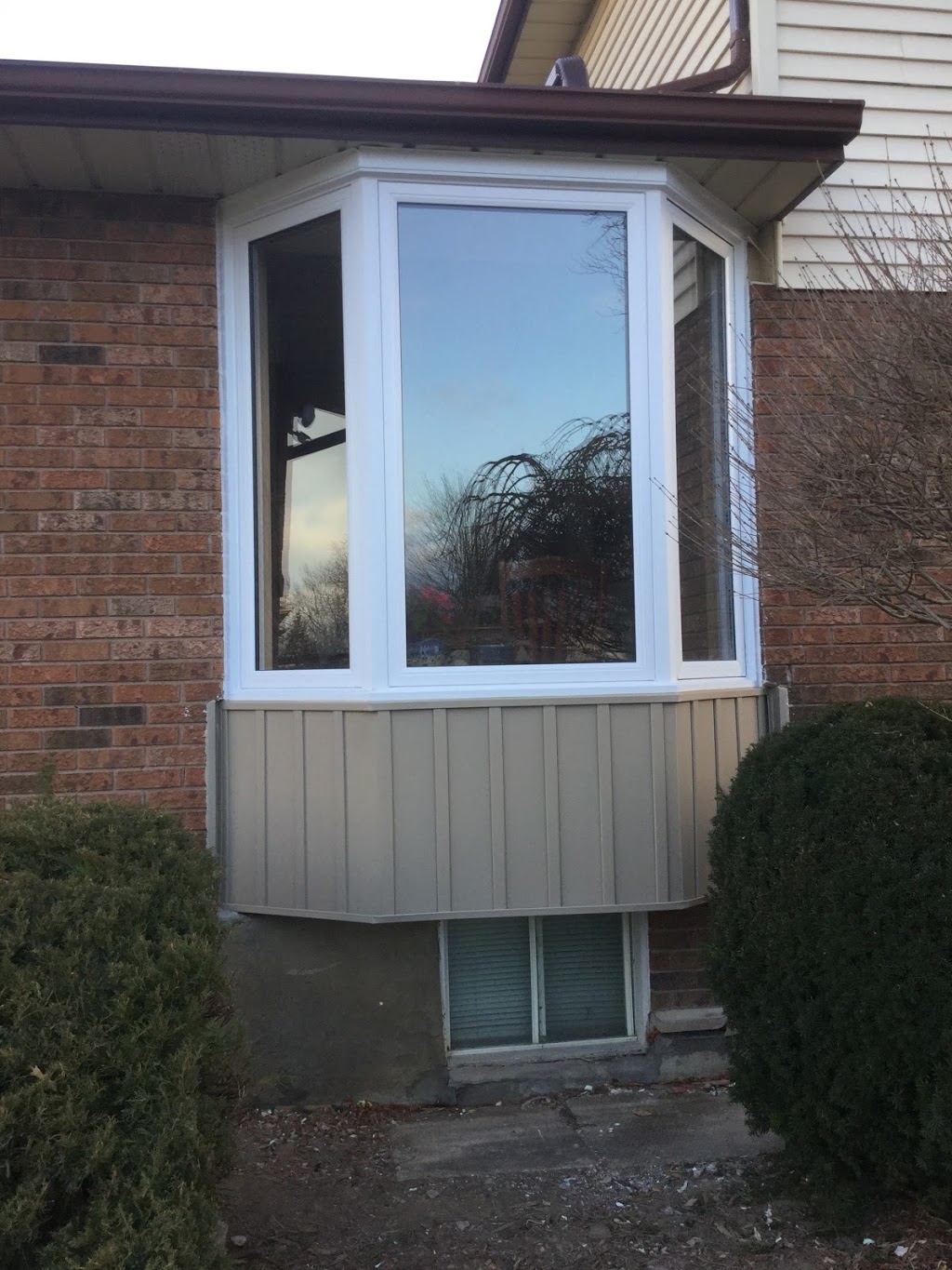 Louwes Windows & Siding | 3435 King St, Vineland, ON L0R 2C0, Canada | Phone: (905) 562-5831