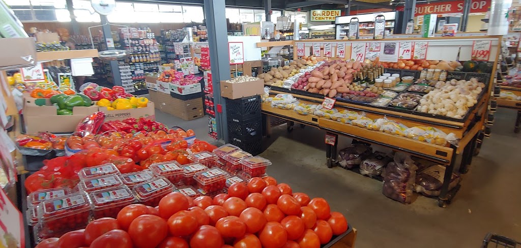 Freds Farm Fresh International Market | 2144 Huron Church Rd, Windsor, ON N9C 2L7, Canada | Phone: (519) 966-2241