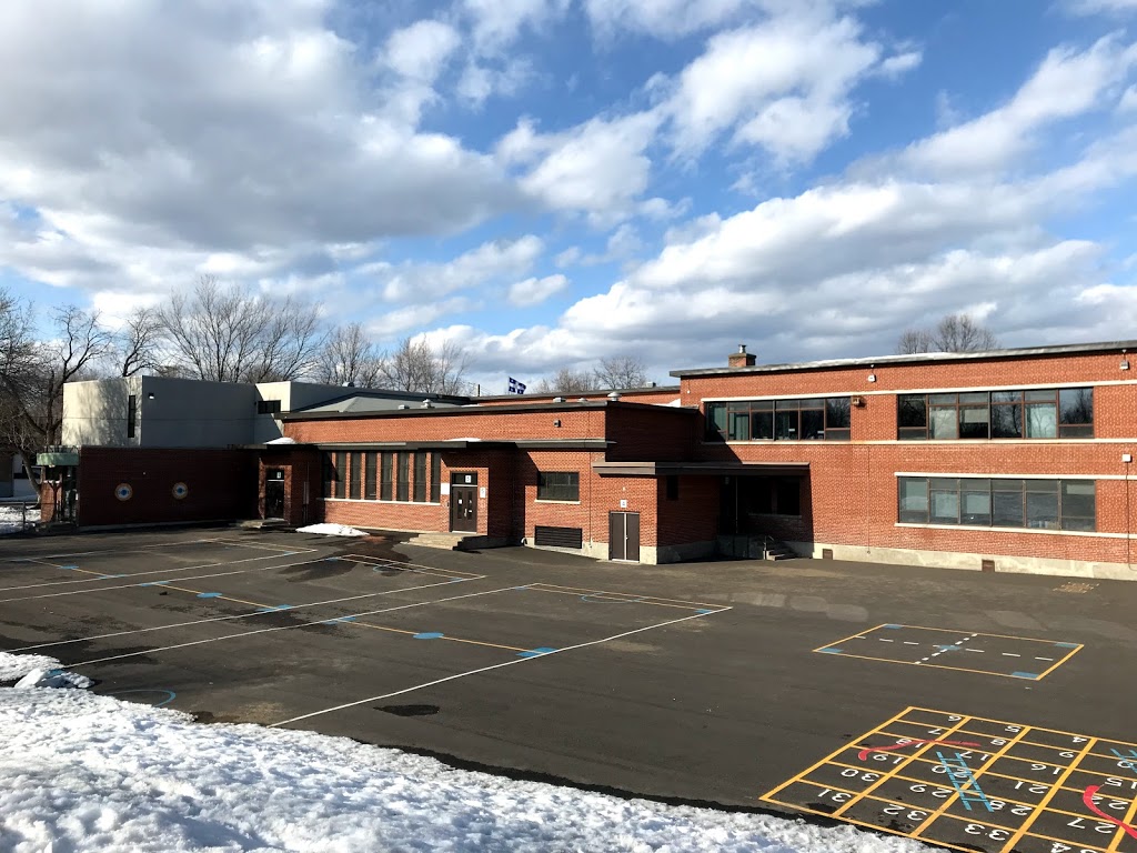 Dominique-Savio Elementary School | 2050 Rue de la Trinité, Québec, QC G1J 2M4, Canada | Phone: (418) 686-4040