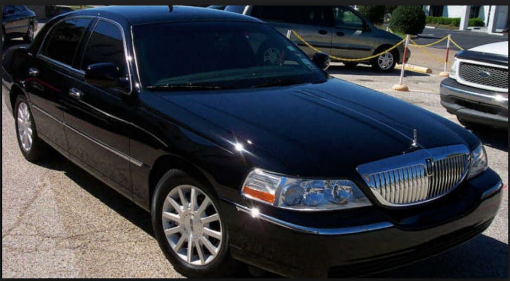 Brampton Airport Taxi Service | 2100 Bovaird Dr E, Brampton, ON L6R 3J7, Canada | Phone: (416) 366-5466