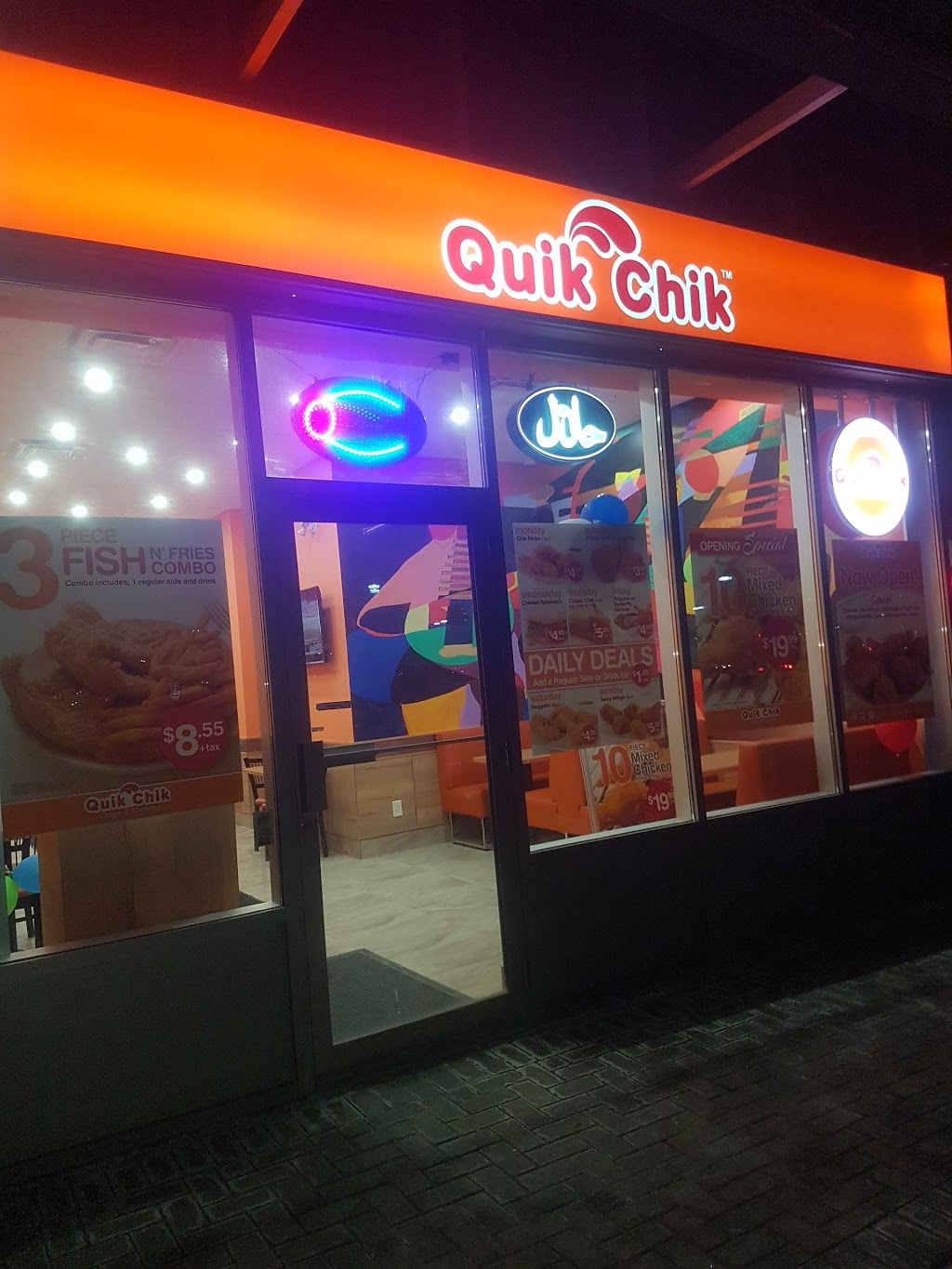 Quik Chik | 2501 Third Line, Oakville, ON L6M 5A9, Canada | Phone: (905) 582-7222