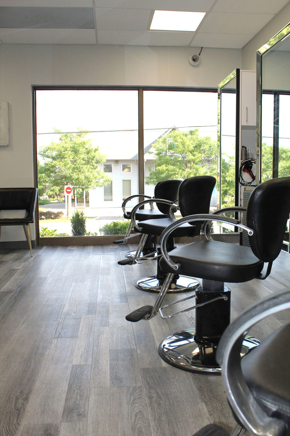 Shear Elegance Hair Salon | 1040 Adelaide St N, London, ON N5Y 2M9, Canada | Phone: (519) 645-7000