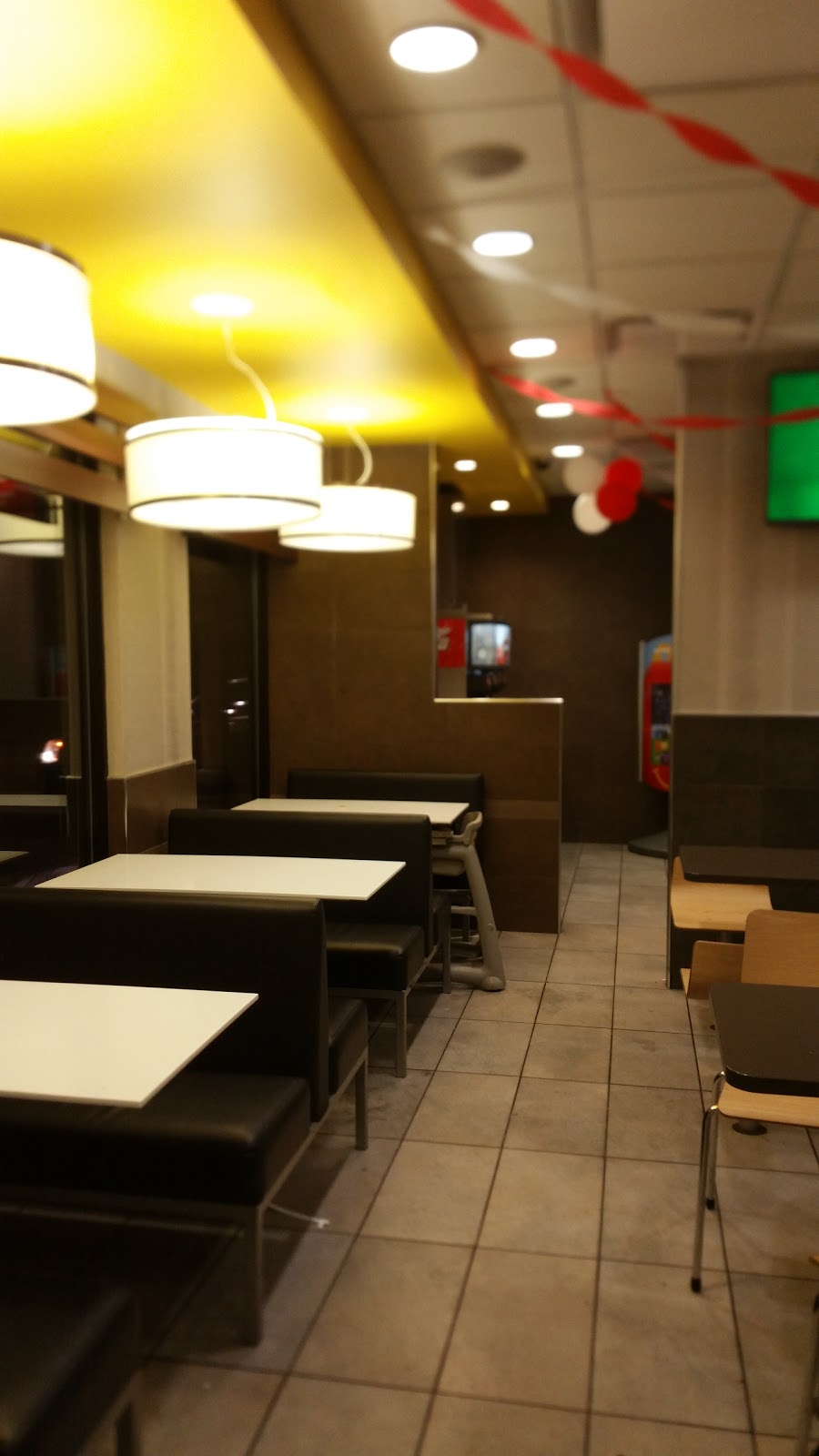 McDonalds | 202 Fifth Ave, Cochrane, AB T4C 1X3, Canada | Phone: (403) 851-5111