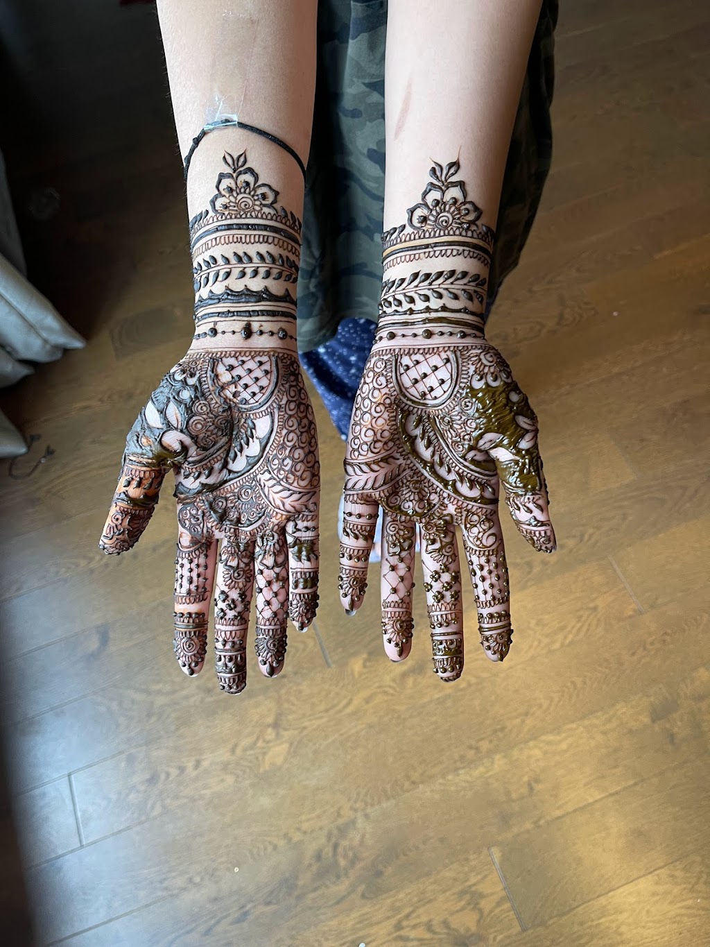 Nails and henna | 1 Cindy Nicholas Dr, Scarborough, ON M1E 5B8, Canada | Phone: (416) 702-7385