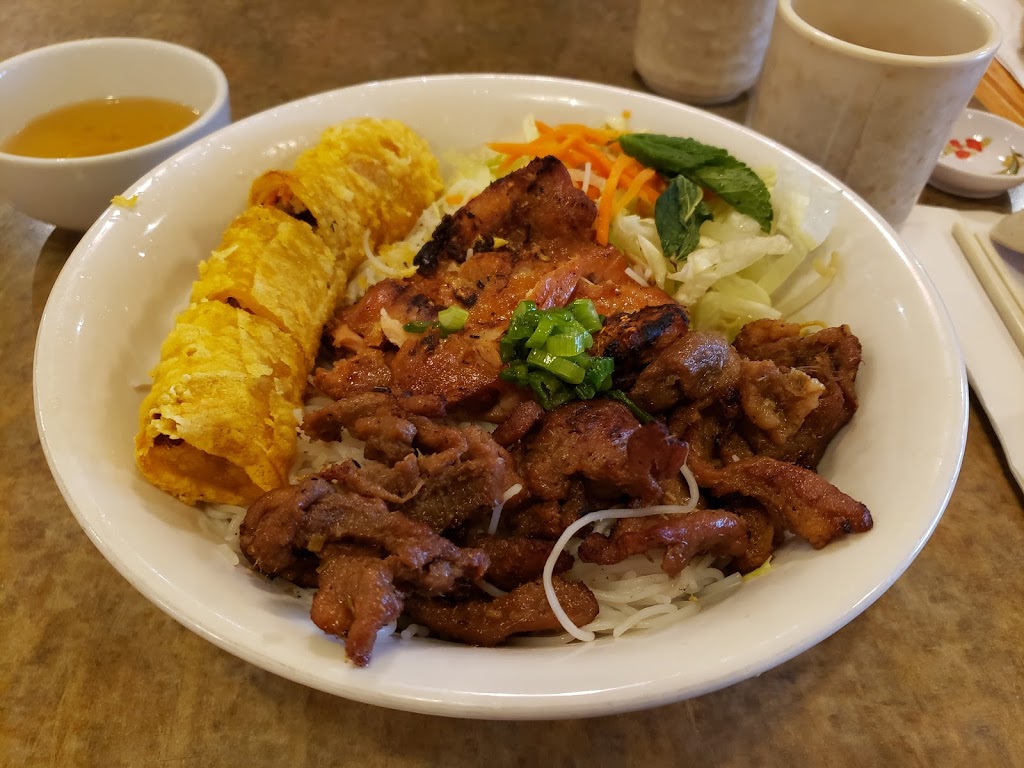 Pho Mi 289 | 6550 Meadowvale Town Centre Cir, Mississauga, ON L5N 4B7, Canada | Phone: (905) 286-1881