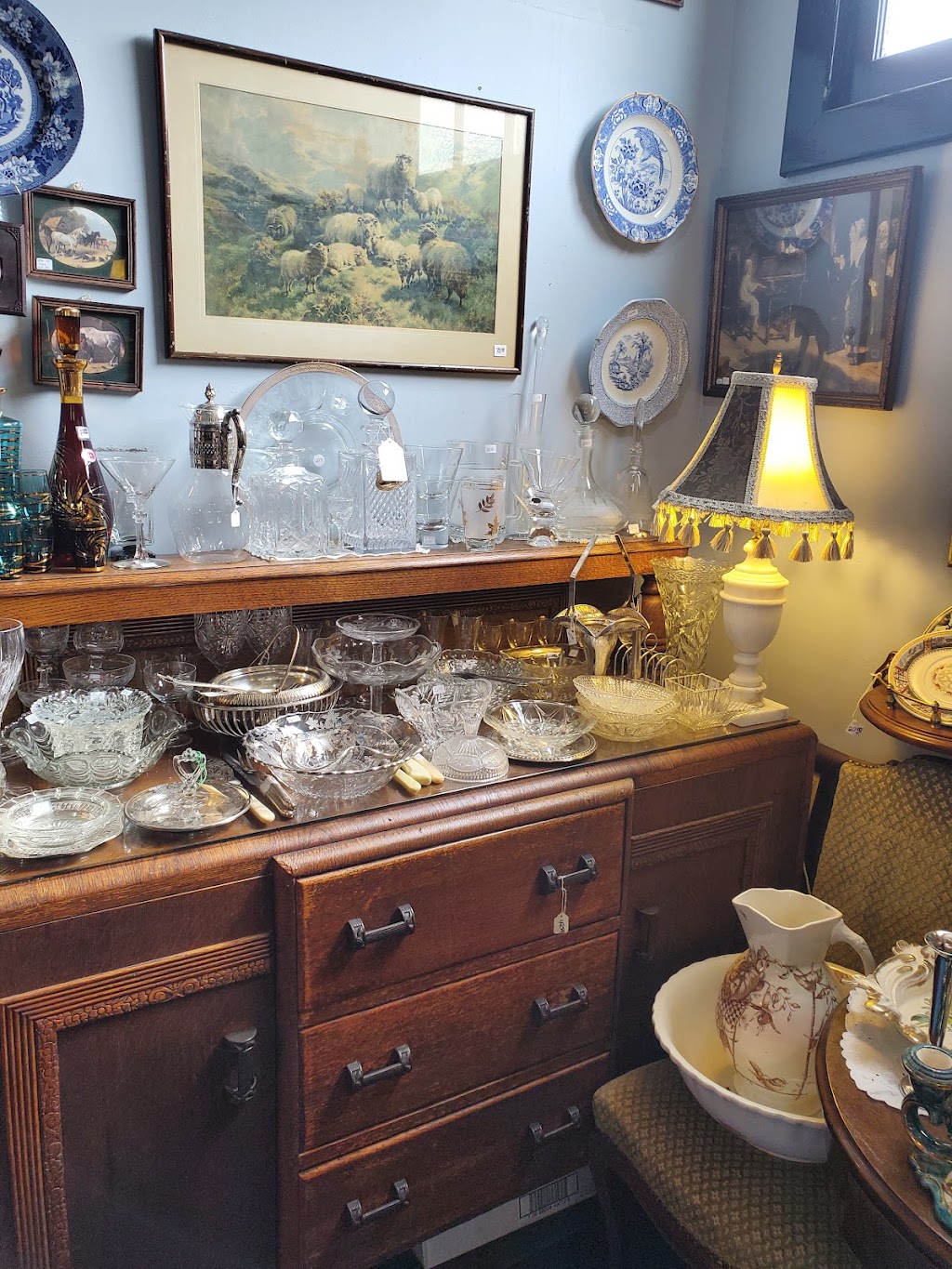 White Elephant Antiques and Uniques | 1604 Cariboo Hwy, Clinton, BC V0K 1K0, Canada | Phone: (250) 457-0085