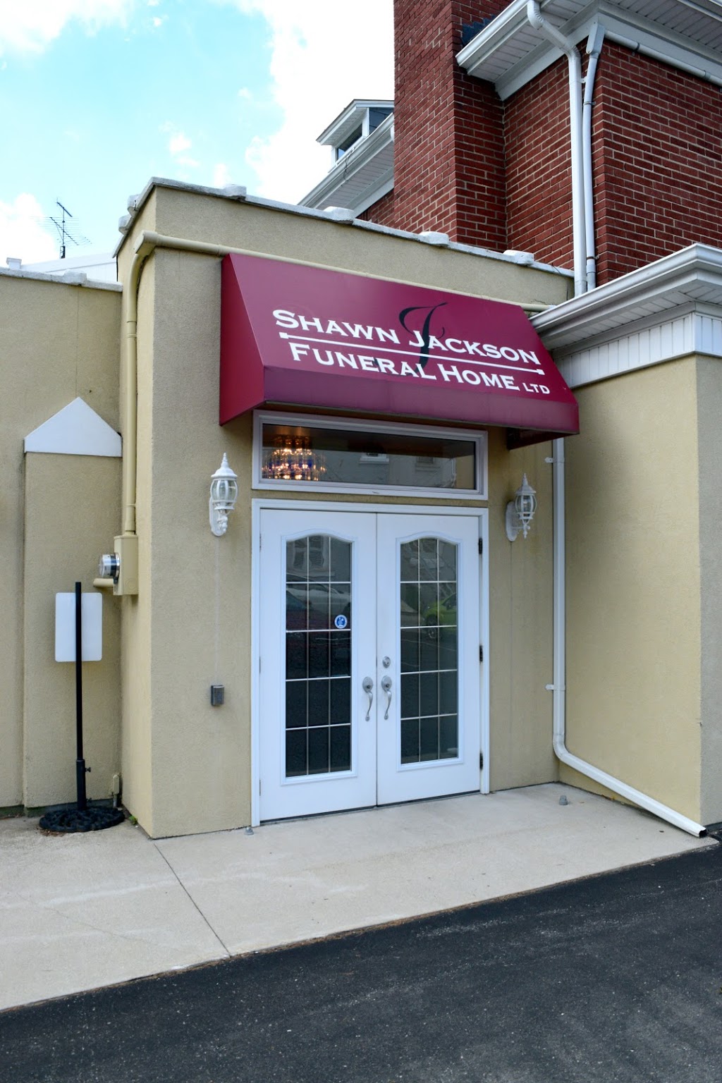 Shawn Jackson Funeral Home | 31 Elgin St, St Thomas, ON N5R 3L9, Canada | Phone: (519) 631-0570