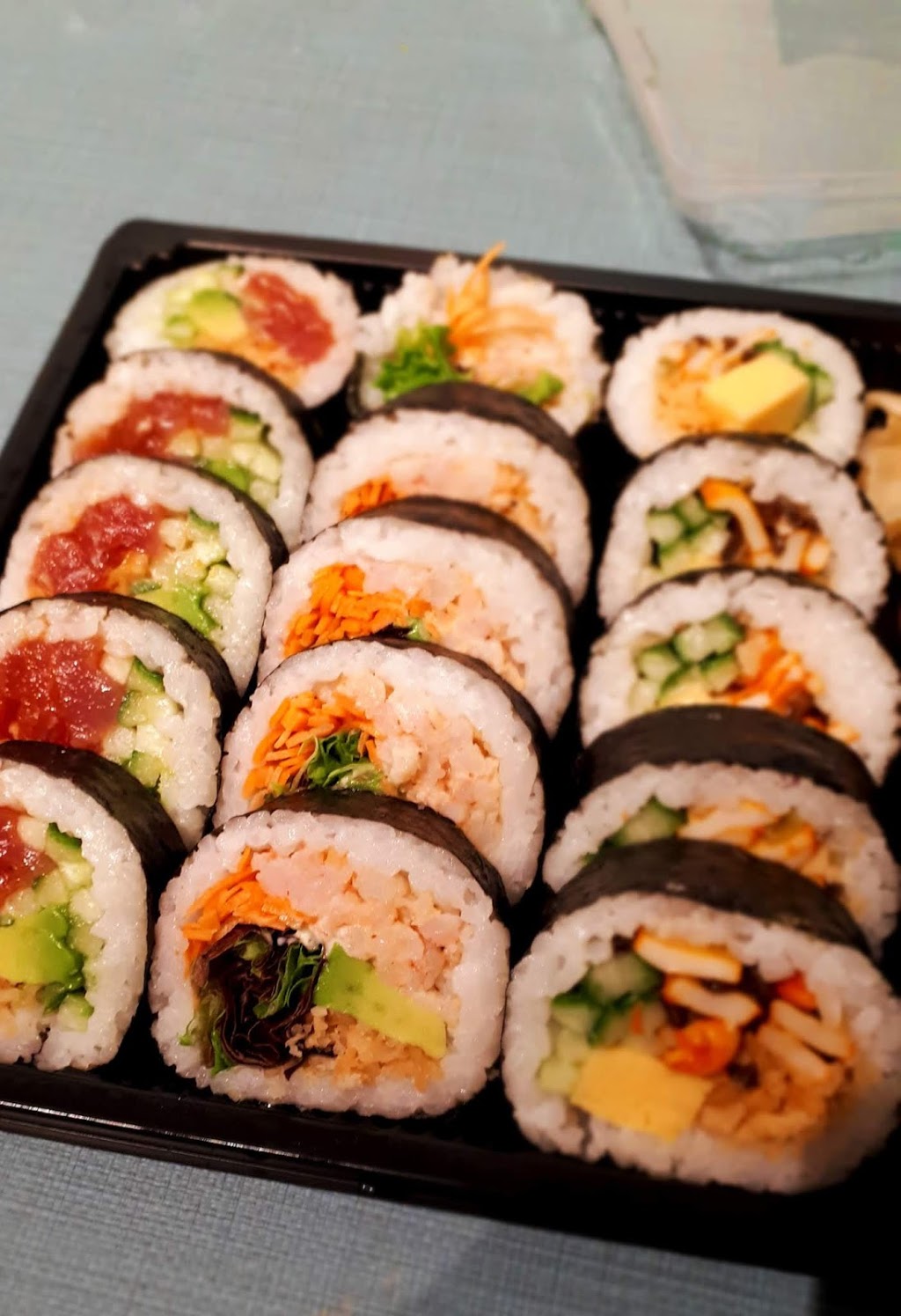 Yuzu sushi | 8015 Boulevard du Quartier #103, Brossard, QC J4Y 0N6, Canada | Phone: (450) 926-9898