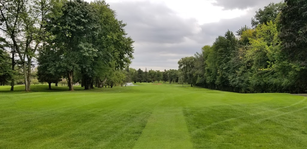 Club de golf Elm Ridge | LÎle-, 851 Rue Cherrier, LÎle-Bizard, QC H9E, Canada | Phone: (514) 626-3992