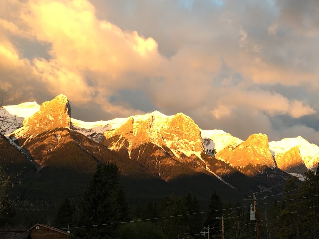 Arbus Mountain Homes | ARBUS MOUNTAIN HOMES, 17 MacDonald Pl, Canmore, AB T1W 2N1, Canada | Phone: (403) 869-6200