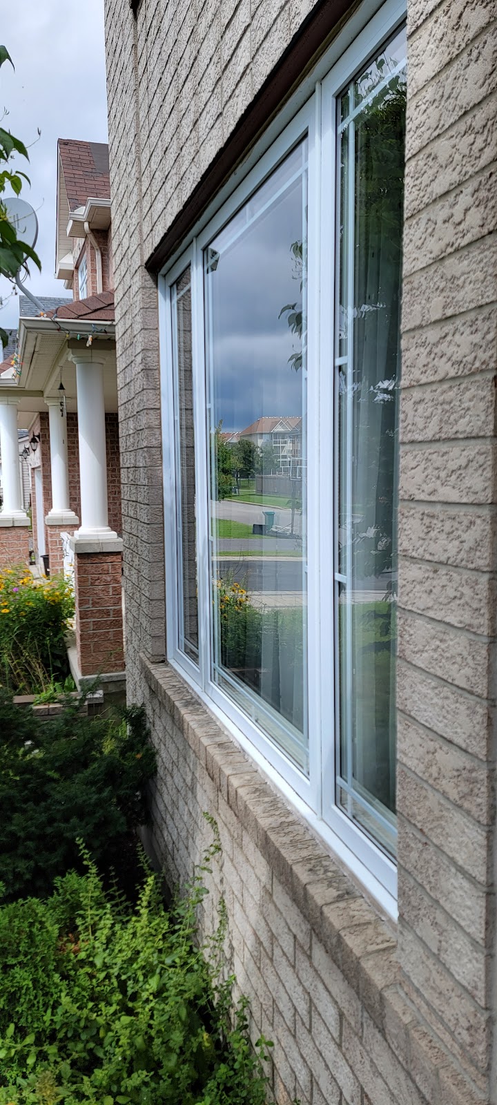 Cleaning Champ Window Cleaning | 36 Privé Bonfield, Ottawa, ON K4A 5E2, Canada | Phone: (613) 451-5321