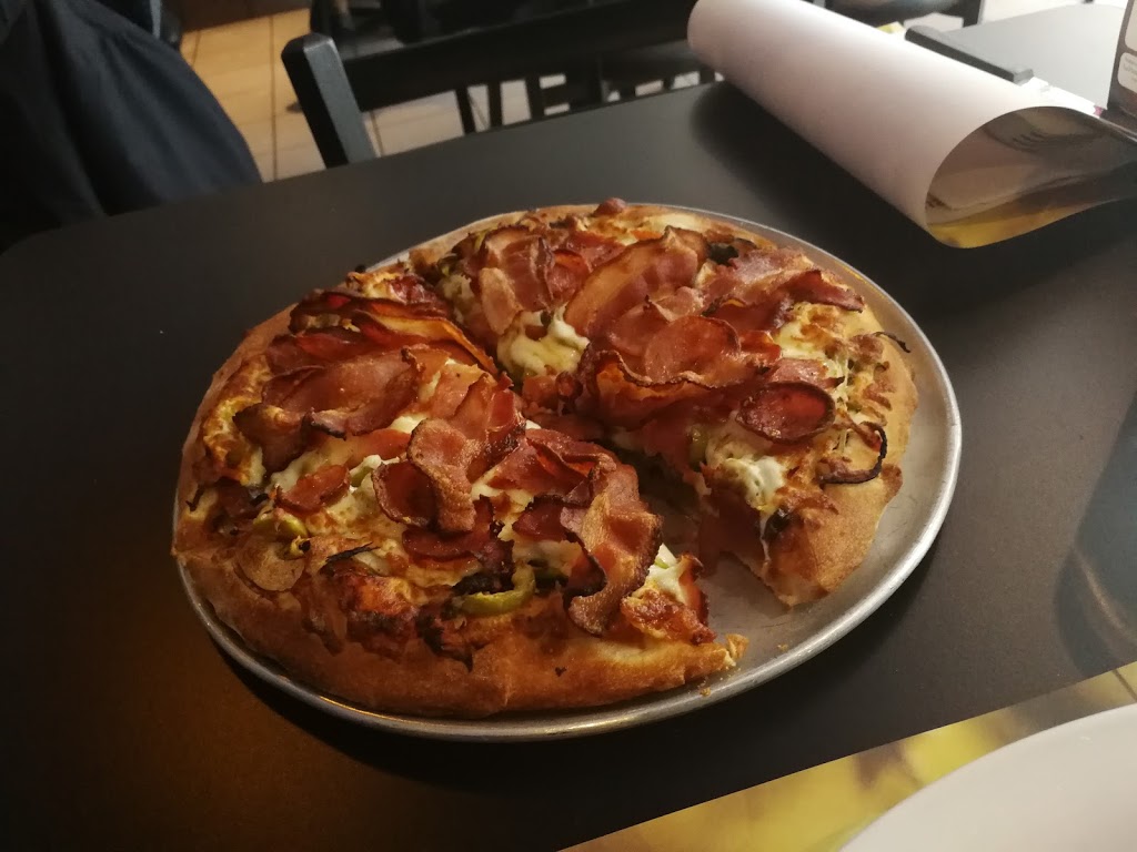 New Casa De La Pizza | 4223 Rue Ontario E, Montréal, QC H1V 1K2, Canada | Phone: (514) 255-6558