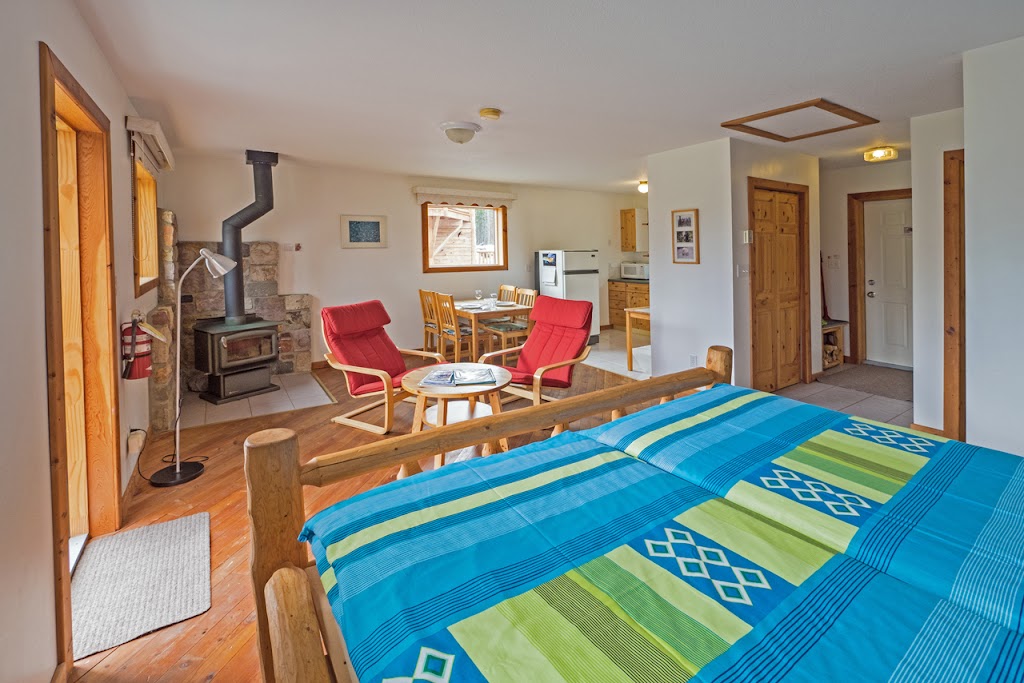 Aurum Lodge | 374021, AB-11, Cline River, Nordegg, AB T0M 2H0, Canada | Phone: (403) 721-2117