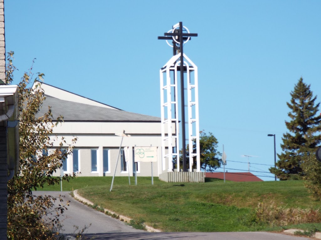 Église Kateri-Tekakwitha | P. 149, 1761 Rue Amishk C, Mashteuiatsh, QC G0W 2H0, Canada | Phone: (418) 275-2938