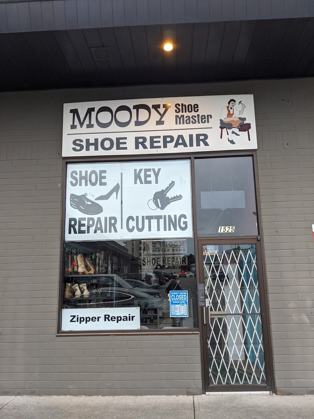 Moody Shoe Master | 1525 Johnston Rd, White Rock, BC V4B 3Z6, Canada | Phone: (604) 541-0230