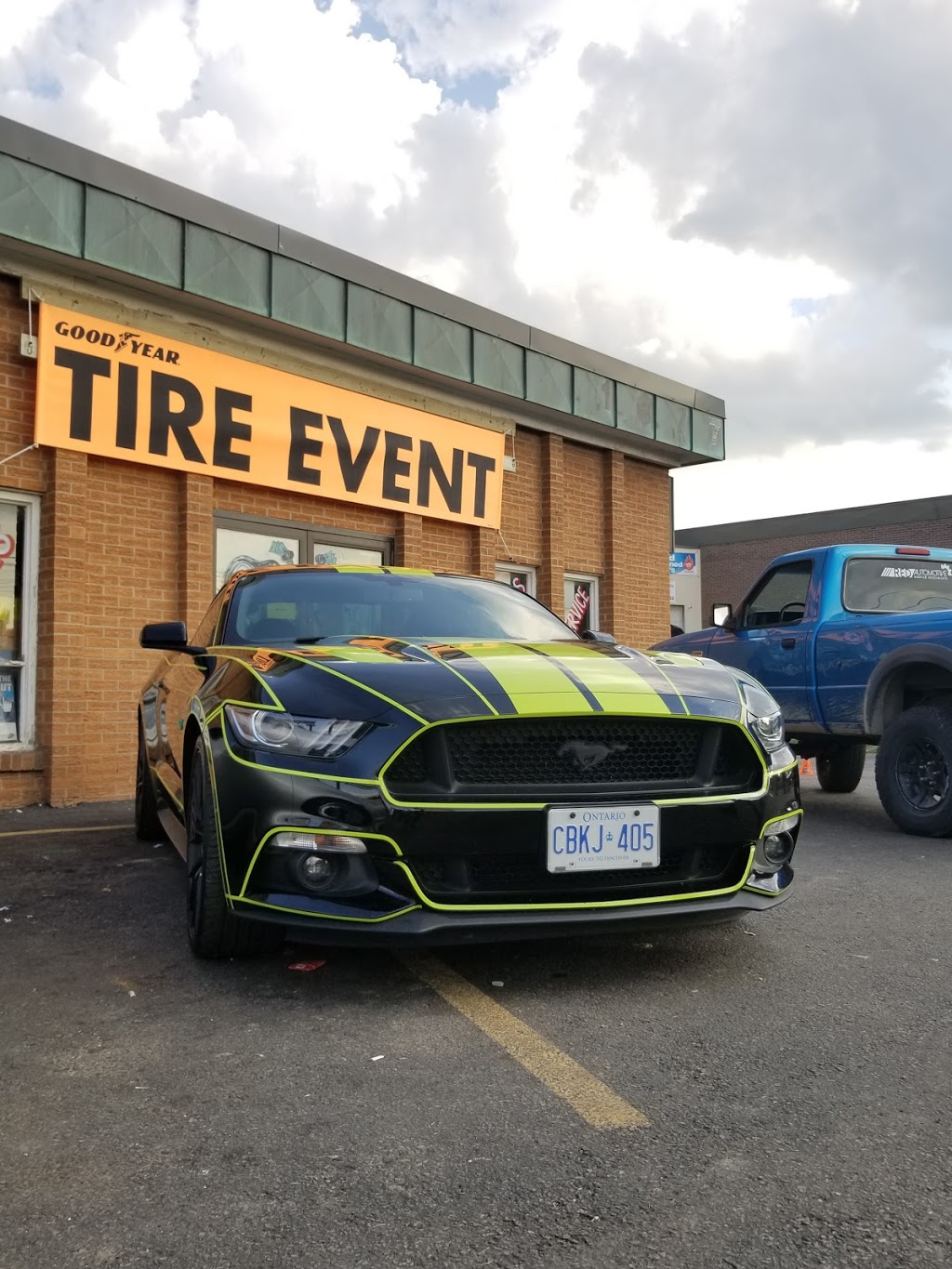 Ontario Auto Market and Tires | 1677 Victoria St N, Kitchener, ON N2B 3E6, Canada | Phone: (519) 742-1144