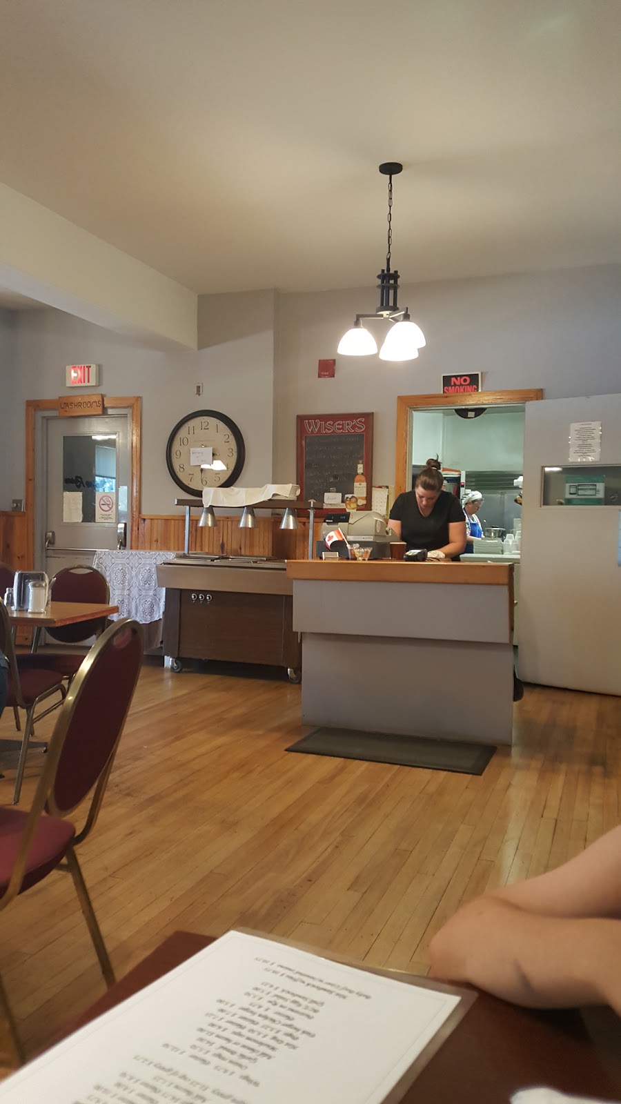 Colonial Inn Restaurant & Dining Room | 28 Cedar St, Coniston, ON P0M 1M0, Canada | Phone: (705) 694-4761