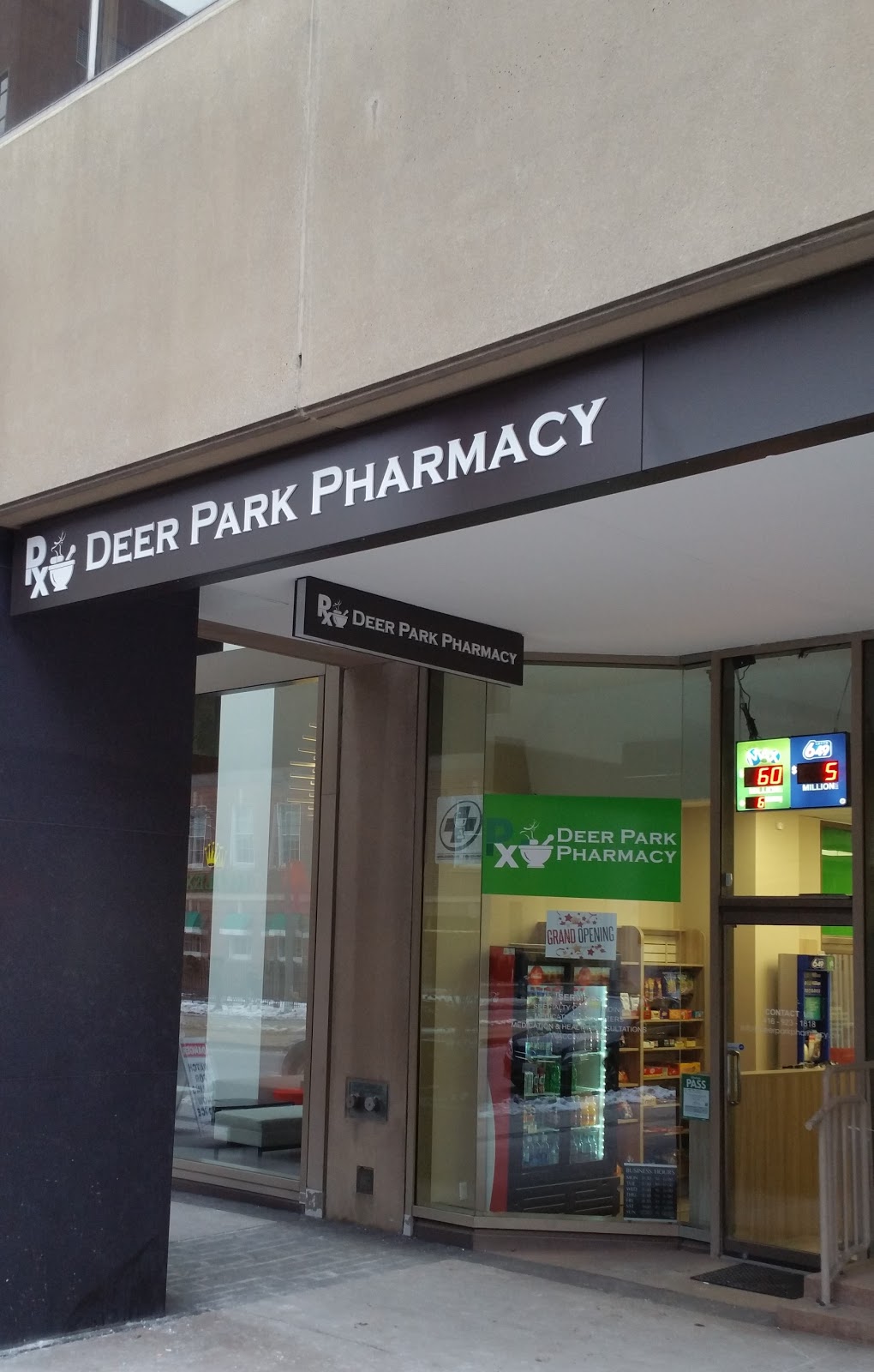 Deer Park Pharmacy | 55 St Clair Ave W Unit 108, Toronto, ON M4V 2Y7, Canada | Phone: (416) 923-1818