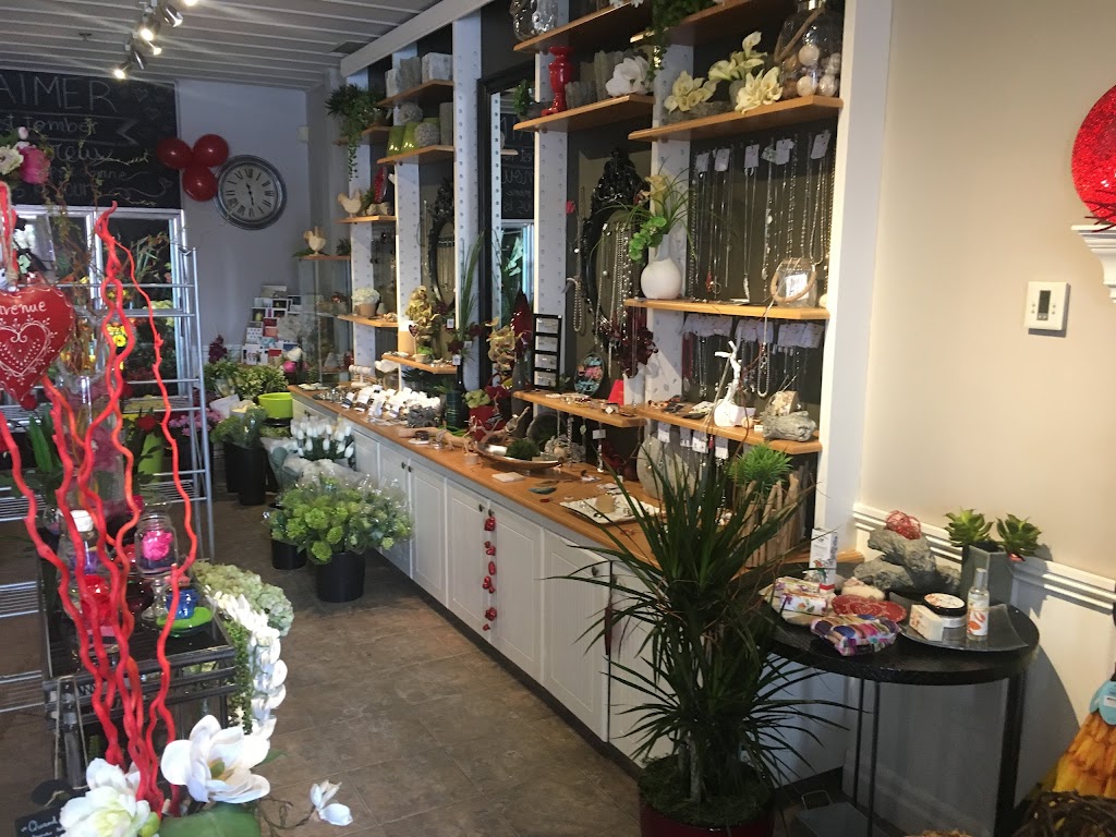 Fleuriste Des Fleurs et Des Choses (livraison) | 141A Bd de Mortagne, Boucherville, QC J4B 6G4, Canada | Phone: (450) 641-4646