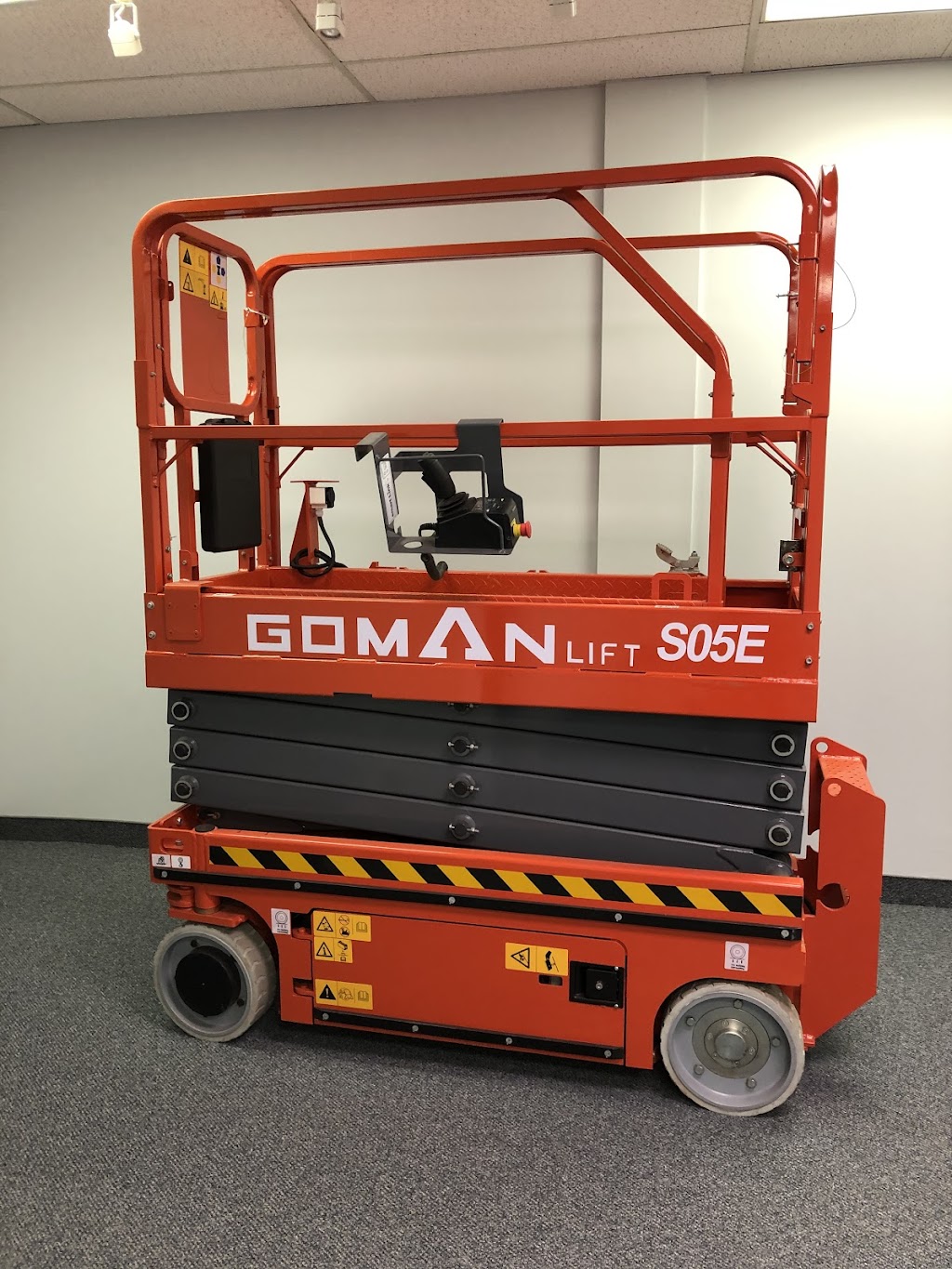 Goman Lift | 8100g Rte Transcanadienne, Saint-Laurent, QC H4S 1M5, Canada | Phone: (514) 318-6826