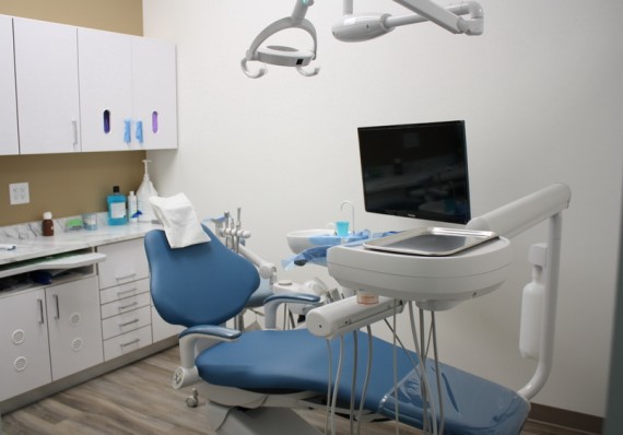 Smile Valley Dental Centre | 2000 Credit Valley Rd #124, Mississauga, ON L5M 4N4, Canada | Phone: (647) 877-7124