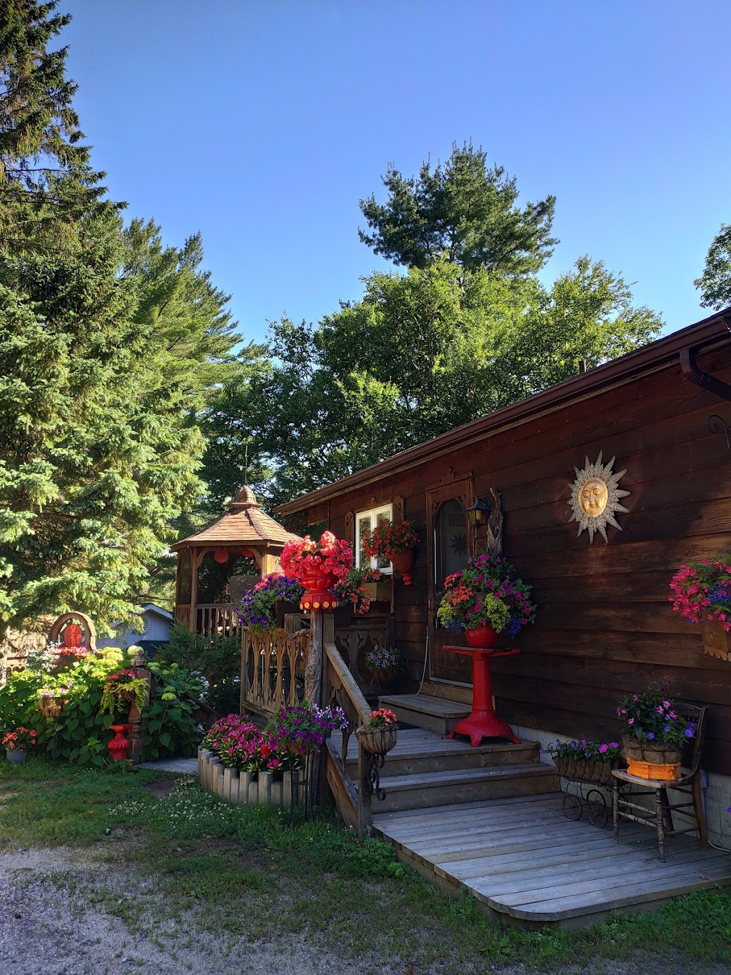 Cutters Cove Cottages | 1091 ON-592, Emsdale, ON P0A 1J0, Canada | Phone: (705) 636-5070