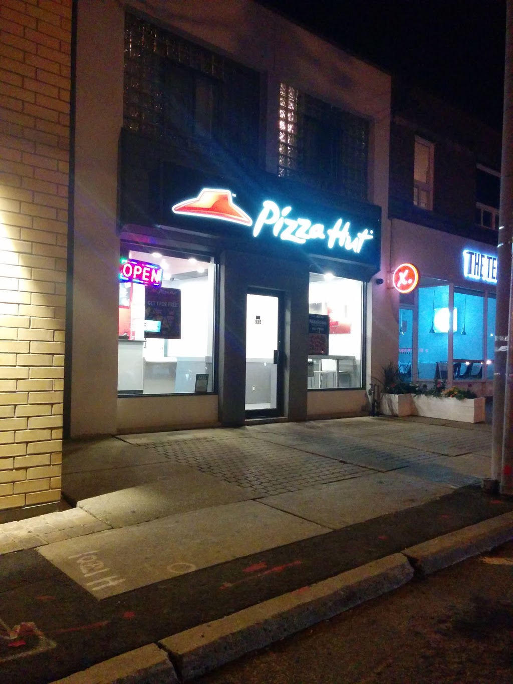 Pizza Hut | 985 Coxwell Ave, East York, ON M4C 3G4, Canada | Phone: (416) 465-4333