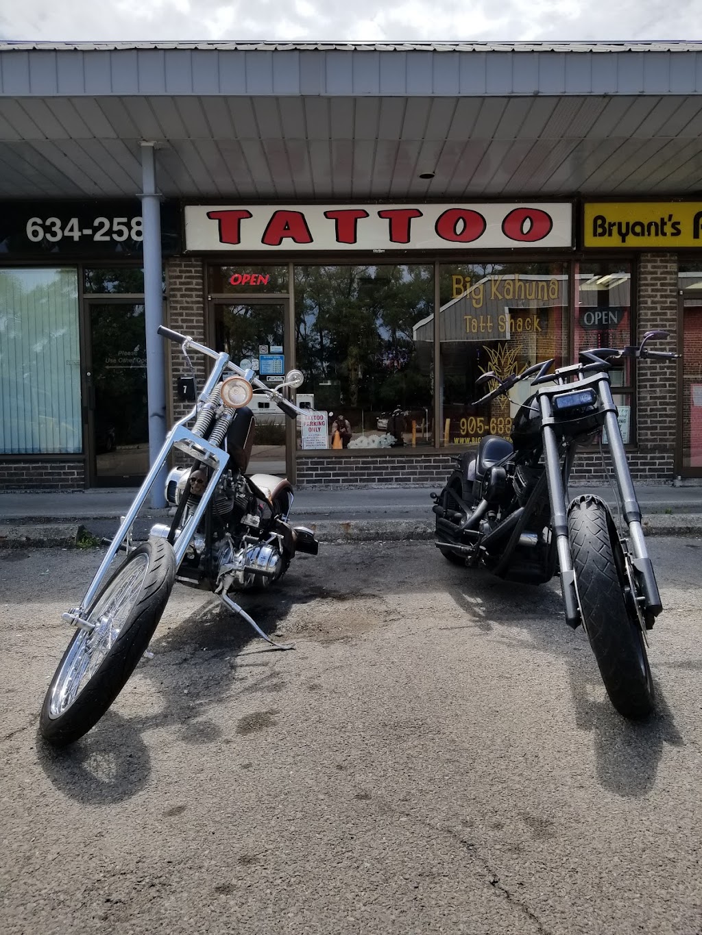 Big Kahuna Tatt Shack | 2463 Mountainside Dr, Burlington, ON L7P 1C9, Canada | Phone: (905) 633-8666