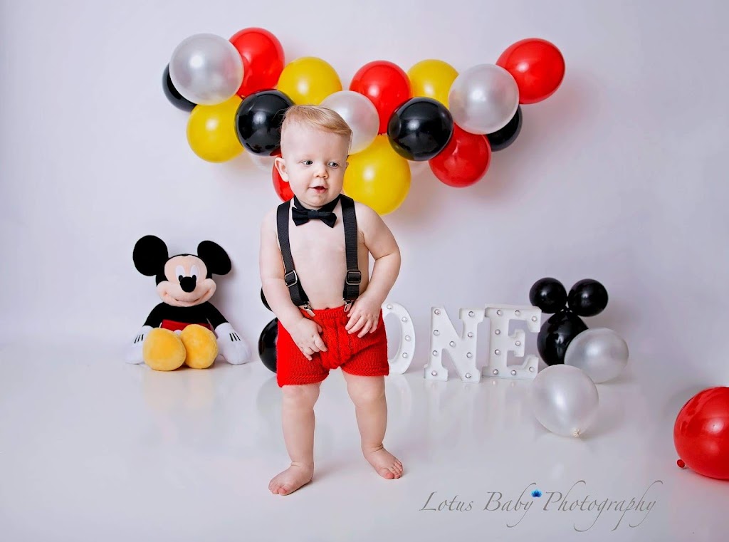 Lotus Baby Photography | 1045 Meadow Ln, Newmarket, ON L3Y 7E4, Canada | Phone: (647) 291-1400