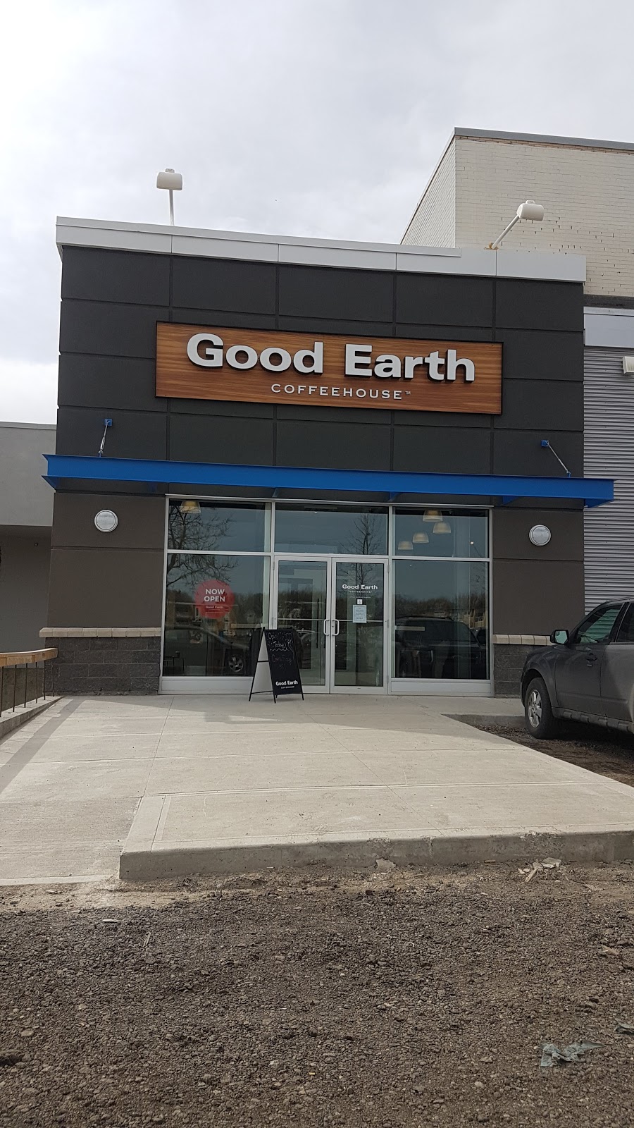 Good Earth Coffeehouse | 3806 Albert St #1270, Regina, SK S4S 3R3, Canada | Phone: (306) 757-5707