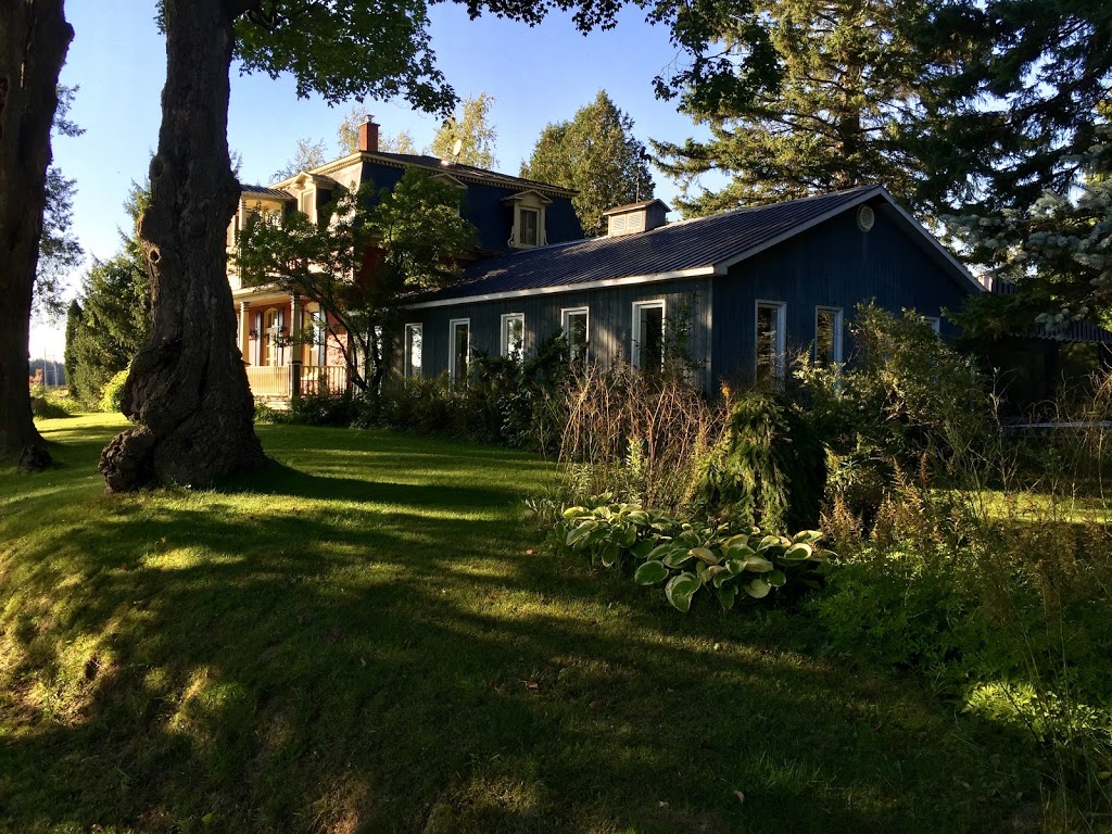 Domaine William Wentworth | 325 Chemin de la Rivière, Saint-Félix-de-Kingsey, QC J0B, Canada | Phone: (819) 679-9960