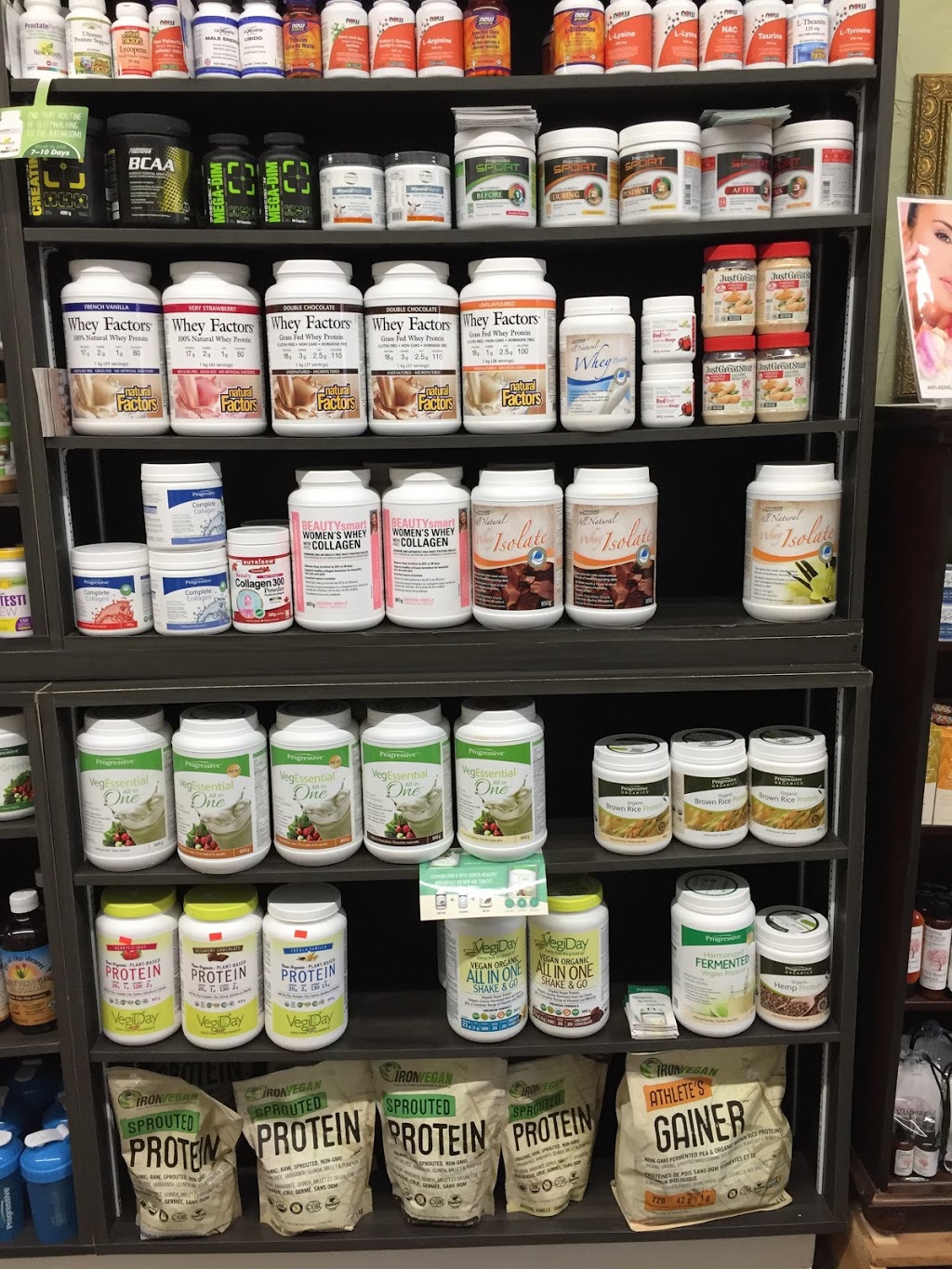 The Hollow Willow Health Store | 15 Grand River St N, Paris, ON N3L 2L9, Canada | Phone: (519) 442-6001