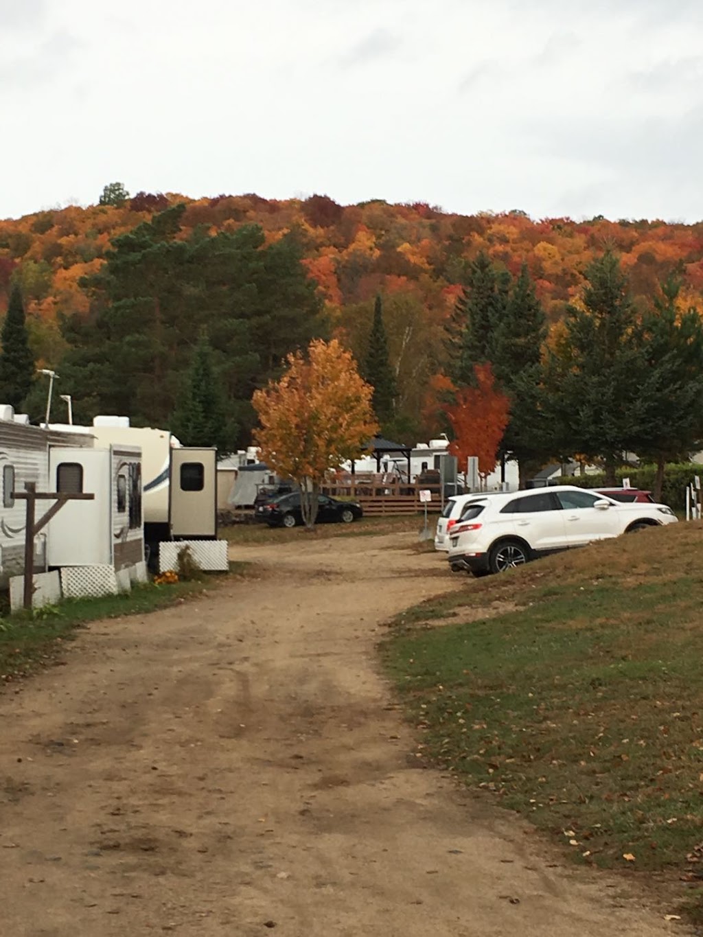 Camping Manitou | 63 Chem. Poulin, Kiamika, QC J0W 1G0, Canada | Phone: (819) 585-2203