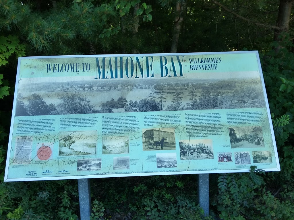 Mahone Bay Visitors Information Centre | 165 Edgewater St, Mahone Bay, NS B0J 2E0, Canada | Phone: (902) 624-6151