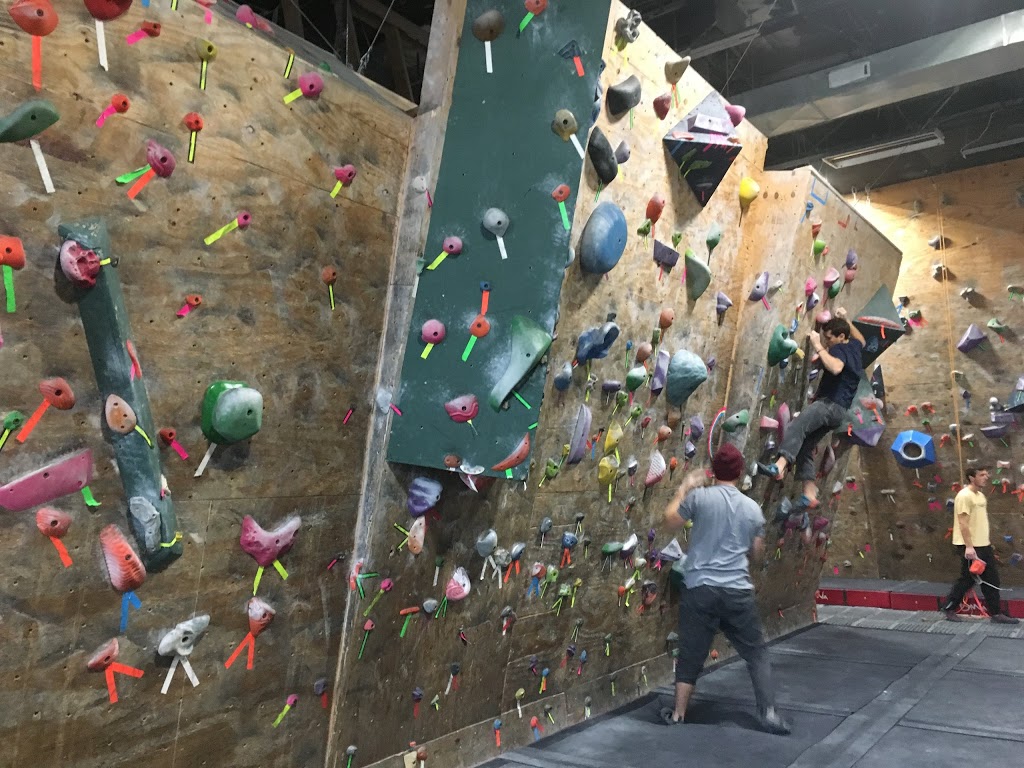 Niagara Climbing Center | 1333 Strad Ave, North Tonawanda, NY 14120, USA | Phone: (716) 695-1248