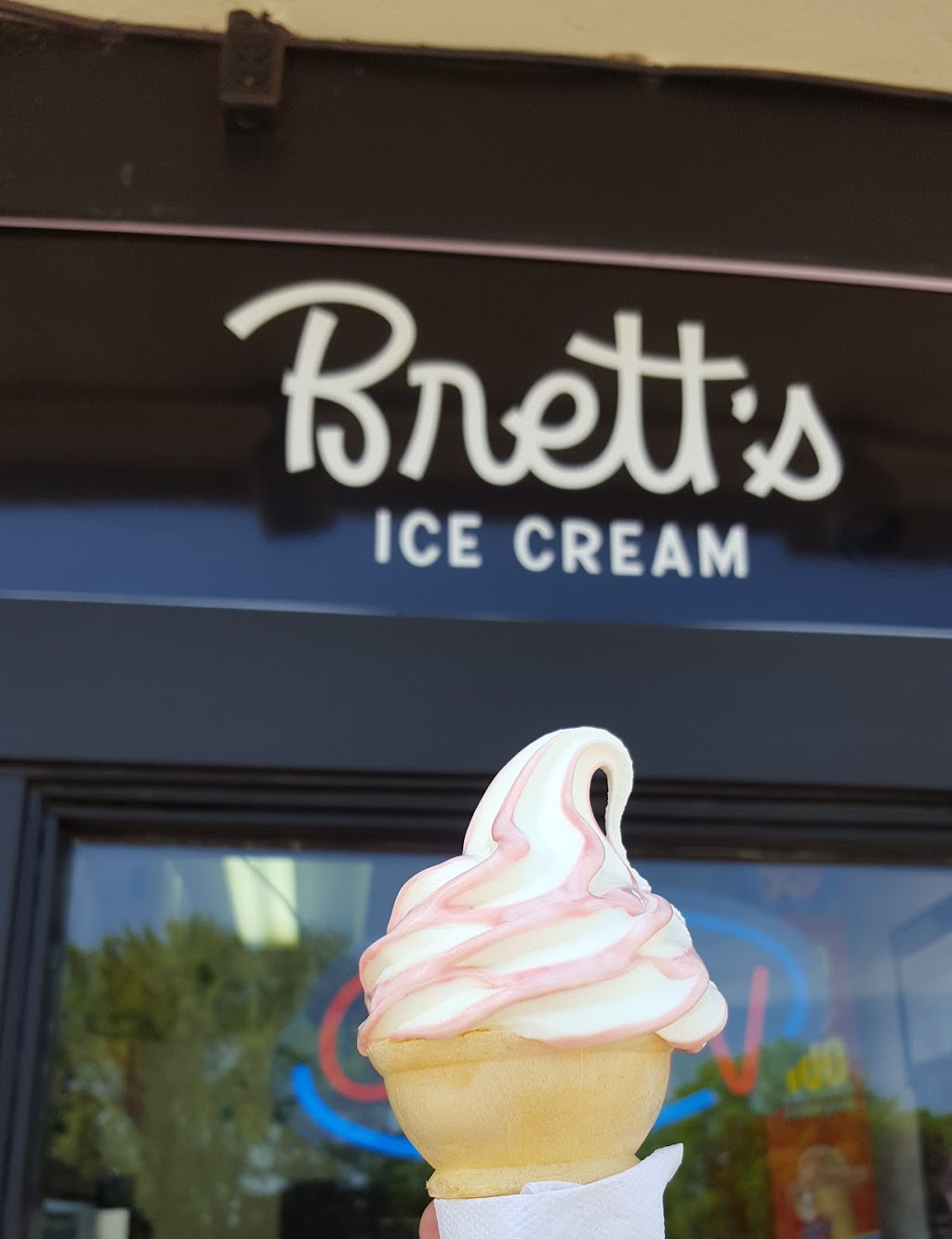 Bretts Ice Cream | 1001 Beaverbrook Rd, Kanata, ON K2K 1L2, Canada | Phone: (613) 900-2768