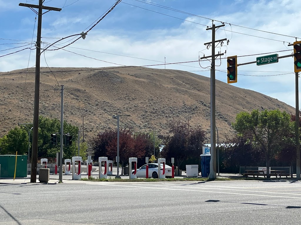 Tesla Supercharger | 1270 Stage Rd, Cache Creek, BC V0K 1H1, Canada | Phone: (877) 798-3752