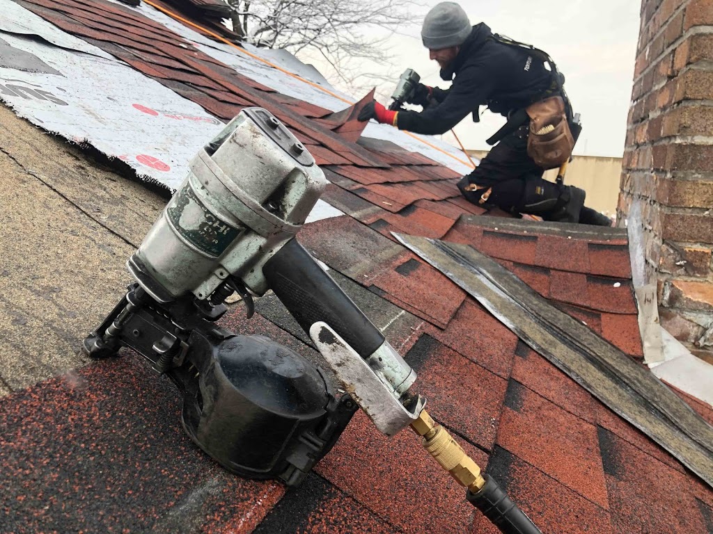 Couvreur Precision Roofing Inc. | 954 #1, Oxford Ave, Montreal, QC H4A 2X4, Canada | Phone: (514) 831-8290