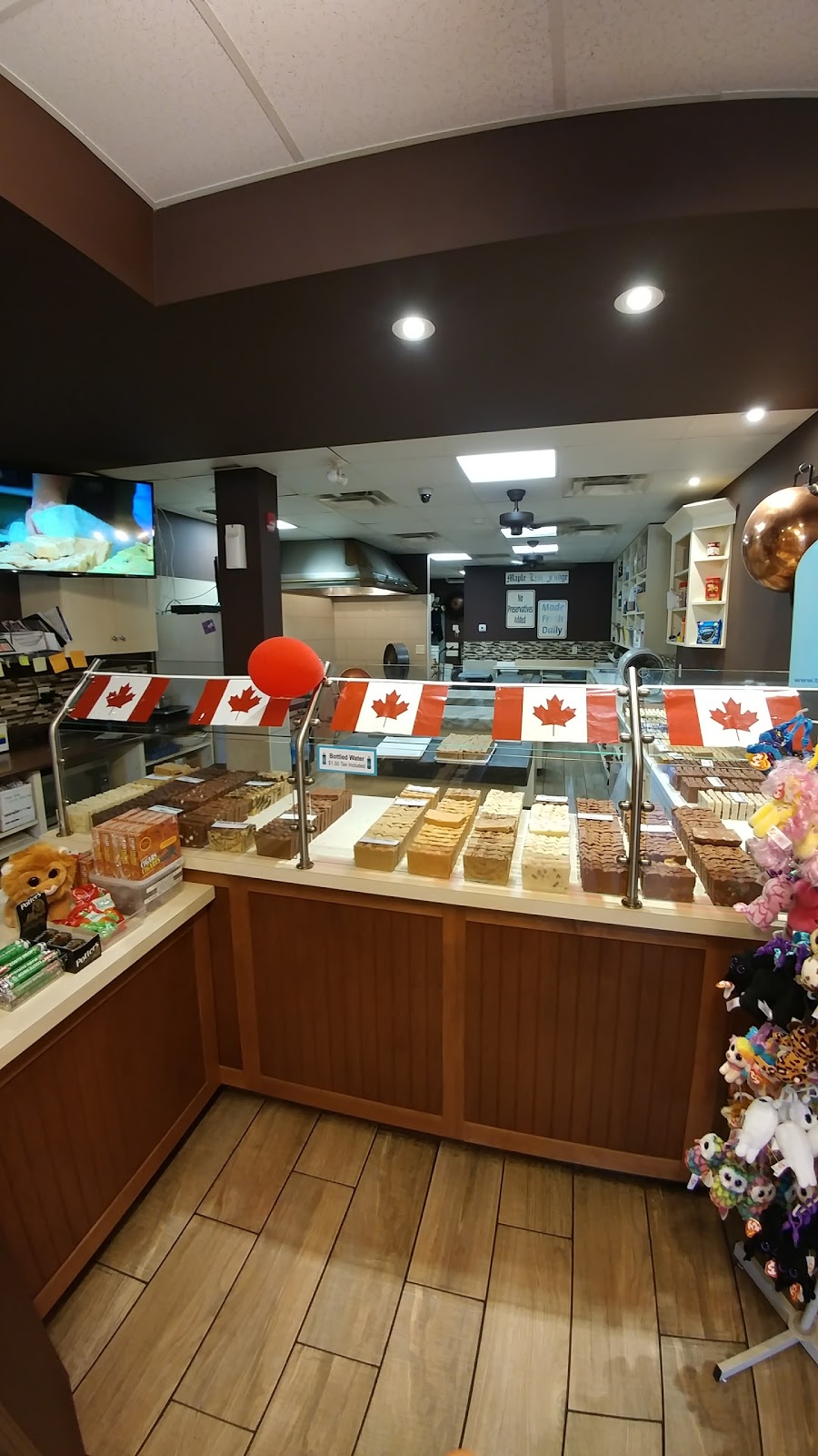 Maple Leaf Fudge | 114 Queen St, Niagara-on-the-Lake, ON L0S 1J0, Canada | Phone: (905) 468-2211