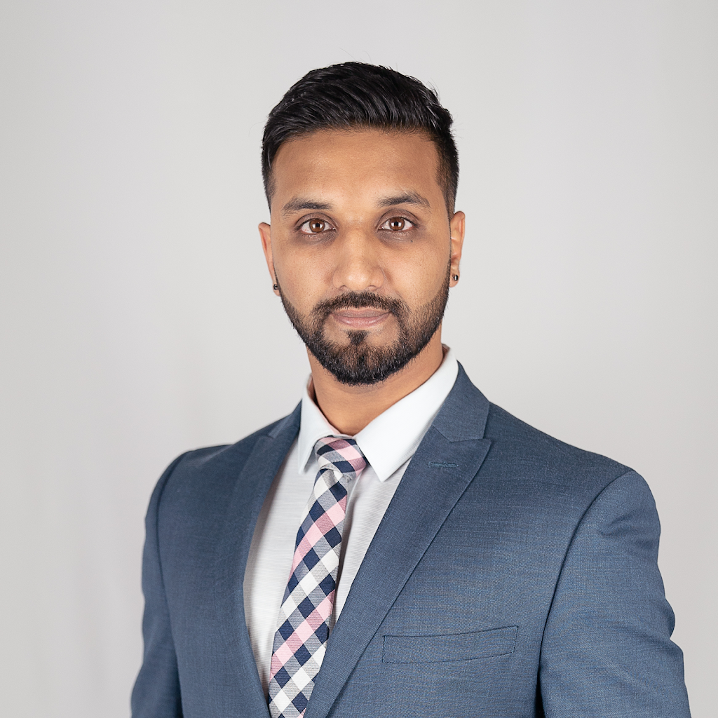 Manny Anwar Realtor | Right at Home Realty Inc. | 480 Eglinton Ave W Unit #30, Mississauga, ON L5R 0G2, Canada | Phone: (647) 889-7355