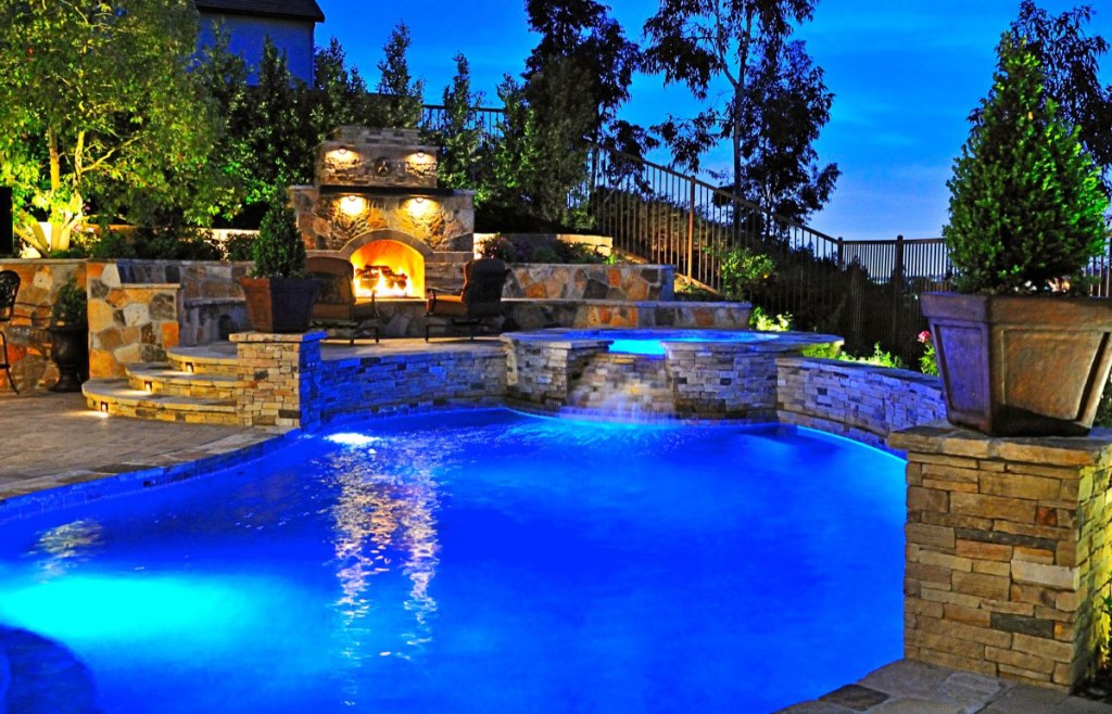 Crush Pools | 2099 Castlefield Crescent, Oakville, ON L6H 5B6, Canada | Phone: (905) 580-4741